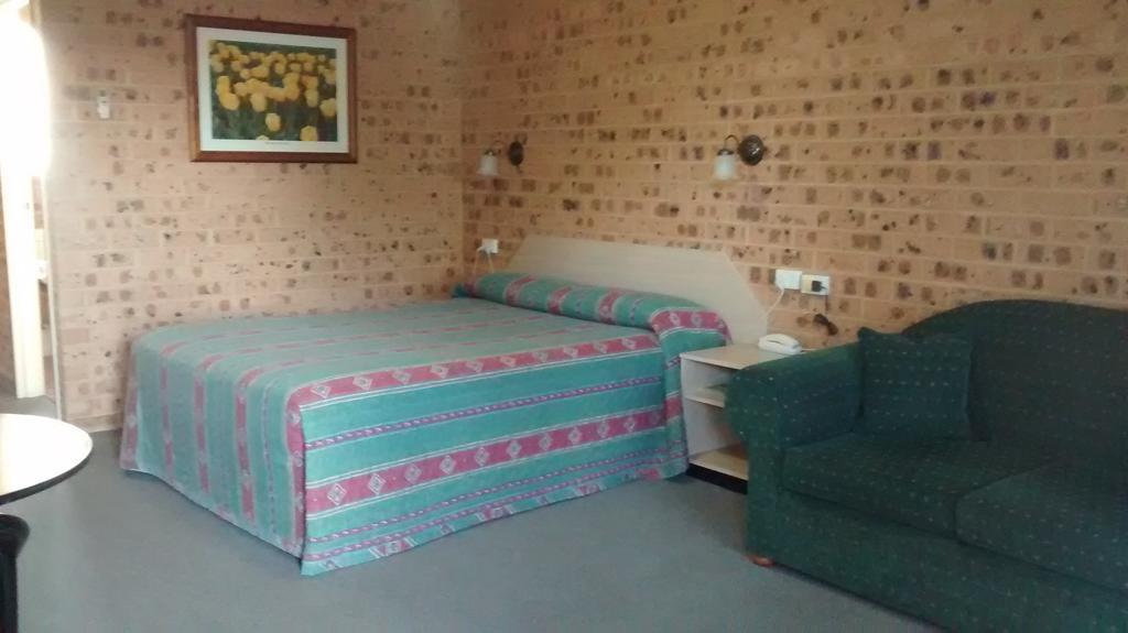 Aberdeen Motel Room photo