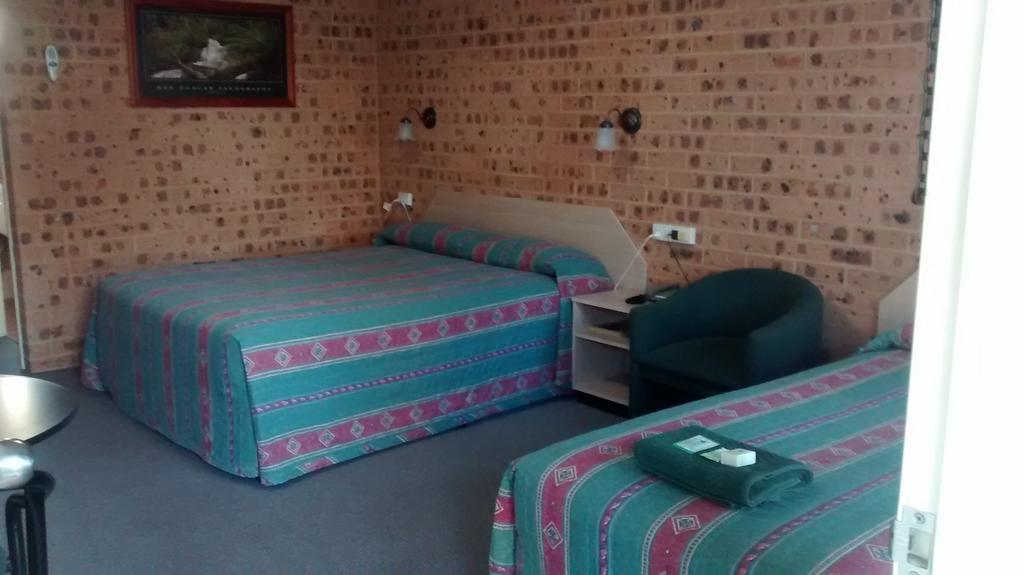 Aberdeen Motel Room photo